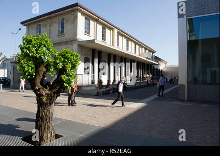 L'Italia, Lombardia, Milano, "La Fondazione Prada' spazio espositivo progettato da Rem Koolhaas Foto Stock