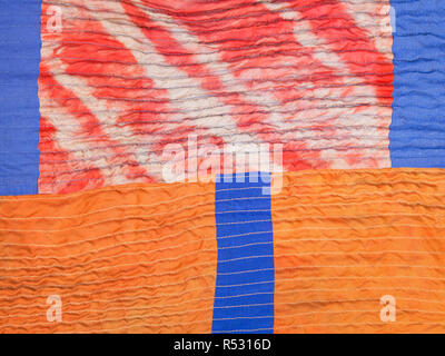 Cucito patchwork foulard di seta dipinto Foto Stock