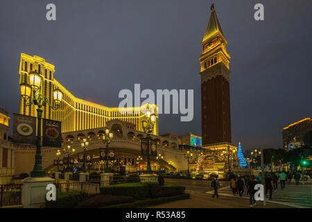 Vista notturna del Venetian hotel e casinò. Macao, Gennaio 2018 Foto Stock