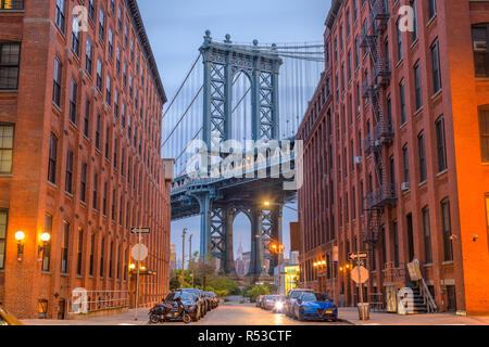 Brooklyn, New York, Stati Uniti d'America cityscape con Manhattan Bridge. Foto Stock