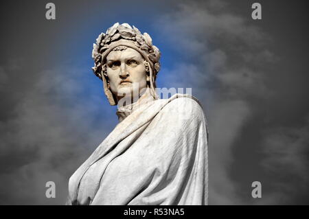 Monumento a dante in piazza Santa Croce a Firenze Foto Stock