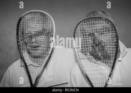 Boris e Stanley Johnson il partito conservatore Campaign Trail nel Devon nel 2005 Fotografia Archivio Foto Stock