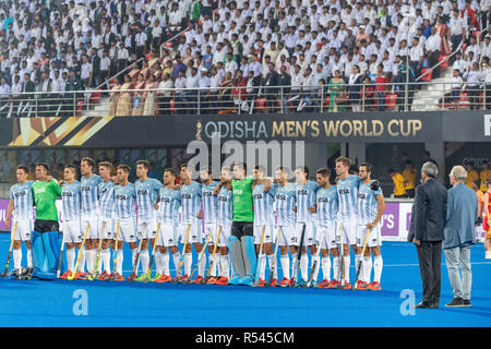 BHUBANESWAR, 29-11-2018, Odisha Hockey uomini di Coppa del Mondo di Bhubaneswar 2018. Luogo: Kalinga Stadium. Squadra Argentina durante l'inno nazionale prima della partita Argentina vs Spagna. Foto Stock