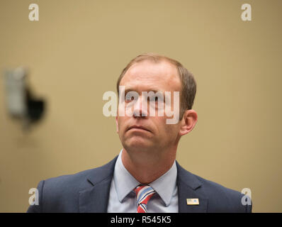 Washington, Stati Uniti d'America. 29 Nov, 2018. Washington, DC Novembre 29, 2018: Amministratore FEMA, William, "Brock' lunga testimonia ad una audizione del Congresso a Washington DC, sulla FEMA di reagire alle calamità. Credito: Patsy Lynch/Alamy Live News Foto Stock