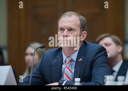 Washington, Stati Uniti d'America. 29 Nov, 2018. Washington, DC Novembre 29, 2018: Amministratore FEMA, William, "Brock' lunga testimonia ad una audizione del Congresso a Washington DC, sulla FEMA di reagire alle calamità. Credito: Patsy Lynch/Alamy Live News Foto Stock