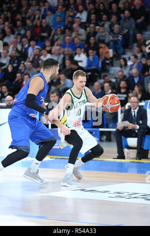 Brescia, Italia. 29 Nov, 2018. Pallacanestro FIBA World Cup Qualificazioni: Italia v Lituania, Brescia, Italia. Renaldas Seibutis per la Lituania Credito: Mickael Chavet/Alamy Live News Foto Stock