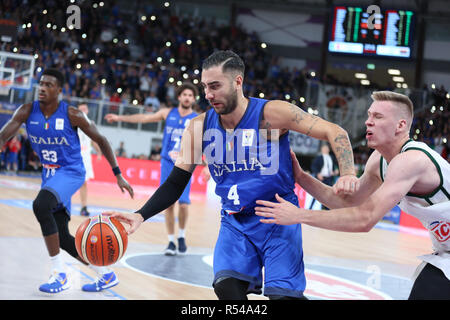 Brescia, Italia. 29 Nov, 2018. Pallacanestro FIBA World Cup Qualificazioni: Italia v Lituania, Brescia, Italia. Pietro Aradori per Italia Credito: Mickael Chavet/Alamy Live News Foto Stock