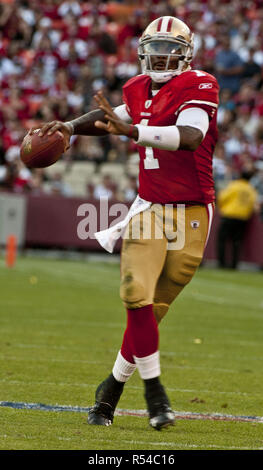 San Francisco, California, Stati Uniti d'America. Xiv Nov, 2010. San Francisco 49ers quarterback Troy Smith #1 di domenica, 14 novembre 2010 a Candlestick Park di San Francisco, California. Il 49ers sconfitto i montoni 23-20. Credito: Al di Golub/ZUMA filo/Alamy Live News Foto Stock