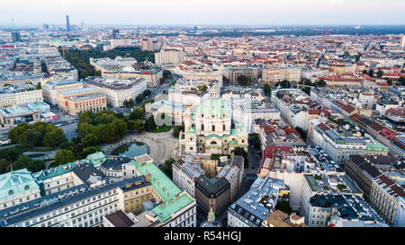 Karlskirche, la storica chiesa Nelle Wieden quartiere di Vienna, Austria Foto Stock