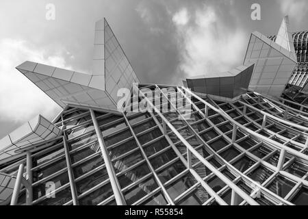 West Kowloon, Hong Kong - 19 Novembre 2018: entrata principale del West Kowloon High Speed Rail Station in Hong Kong azionato da MTR. Foto Stock