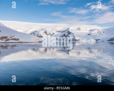 Neko Harbour e Lester Cove nella baia Andvord, Penisola Arctowski, Continente Antartide Foto Stock