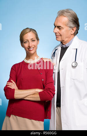 Il medico e il paziente Foto Stock