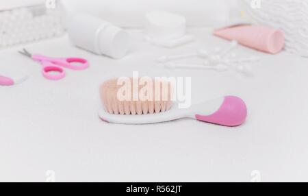 Pettine speciale con soft lana per neonati. Foto Stock