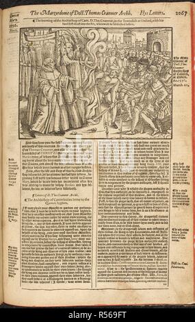 'La combustione dell'Arcivescovo di Cant. D. Tho. (Thomas) Cranmer, nel towndich a Oxford, con la sua mano prima spinta nel fuoco, con la quale egli ha sottoscritto prima dell'. . Libro dei martiri, una storia ecclesiastica. Londra, 1570. Fonte: 4705.h.4.(2) pagina 2067. Autore: FOXE, John. Foto Stock