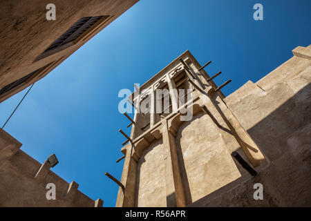 Tradizionale torre eolica del vecchio tradizionale casa Emirati in Al Seef Dubai Foto Stock