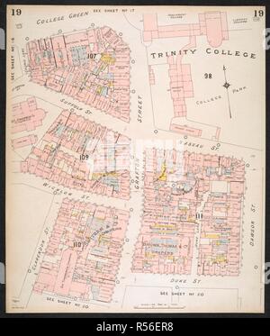 La sezione di una polizza di assicurazione della città di Dublino, mostrando il Trinity College. Piano di assicurazione della città di Dublino ... [Da] C.E. Pungolo ... Scala, 40 ft. = 1 inch ... Key-Plan, 600 ft. = 1 inch. Vol. 1. Londra : C.E. Pungolo, 1893. fol.; Scala, 40 ft. = 1 inch ... Key-Plan, 600 ft. = 1 inch. Fonte: maps.145.b.4.(2) foglio 19. Foto Stock