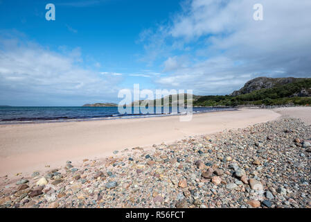 Spiaggia sabbiosa spiaggia di Gruinard Bay, a Poolewe, Ross and Cromarty, Scotland, Regno Unito Foto Stock