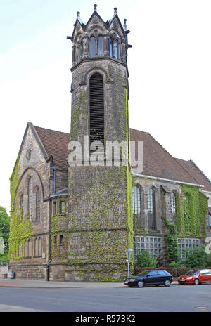 Hannover, Germania - 03 Maggio: riformata chiesa evangelica di Hannover del 3 maggio 2011. Tempio vista posteriore con torre di Hannover in Germania. Foto Stock