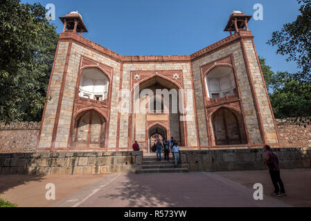 Cancello di ingresso per la tomba di Humayun, Delhi, India Foto Stock