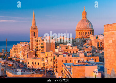 Le cupole e i tetti al tramonto, La Valletta , Malta Foto Stock