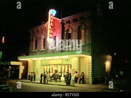 Il monitor Avalon, Melville St Hobart (c1975) che mostra Via col Vento - Obbligatorio Photo credit: TAHO Foto Stock