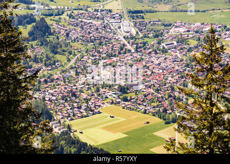 Veduta aerea del villaggio di Oberammergau Foto Stock