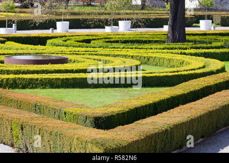 Palazzo di Troja in giornata soleggiata, con vista sul giardino, Praga, Repubblica Ceca Foto Stock