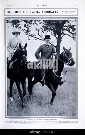 Il signor e la signora Winston Churchill. La sfera. Londra, 4 ottobre 1913. Il primo signore del Ministero della Marina: e la onorevole Winston Churchill". 'Uno snapshot alla recente manovre militari". Il signor e la signora Winston Churchill a cavallo. Immagine presa dal campo. Originariamente pubblicato/prodotto a Londra, 4 ottobre 1913. . Fonte: Colindale, 5. Lingua: Inglese. Foto Stock