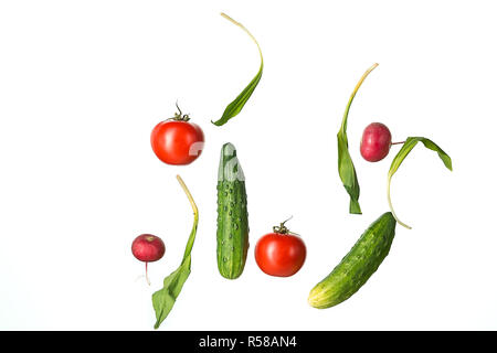 I pomodori freschi, cetrioli, Rafano in spray di acqua. Foto Stock