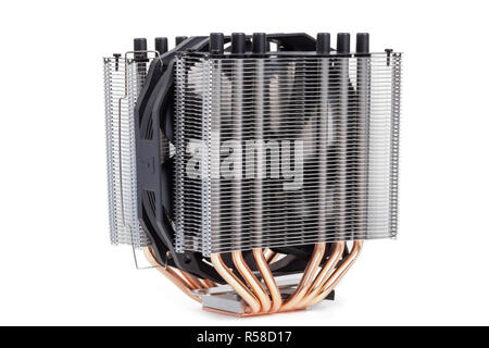 Dissipatore di calore per CPU con calore e tubi di ventilatore per mew processori della generazione 9 isolati su sfondo bianco Foto Stock