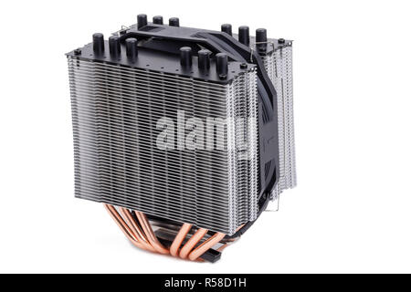 Dissipatore di calore per CPU con calore e tubi di ventilatore per mew processori della generazione 9 isolati su sfondo bianco Foto Stock