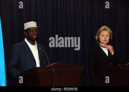 2009 - STATI UNITI Il segretario di Stato Hillary Rodham Clinton partecipa a una conferenza stampa con il Presidente somalo Sheikh Sharif Ahmed a Nairobi Foto Stock