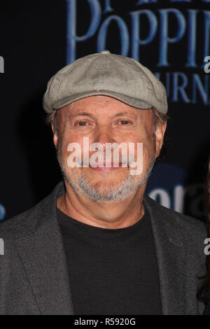 Hollywood, California, USA. Il 29 Novembre, 2018. Billy Crystal 11/29/2018 La Premiere mondiale di 'Mary Poppins restituisce" tenutasi presso il Dolby Theatre di Los Angeles, CA Foto di Izumi Hasegawa / HollywoodNewsWire.co Credito: Hollywood News filo Inc./Alamy Live News Foto Stock