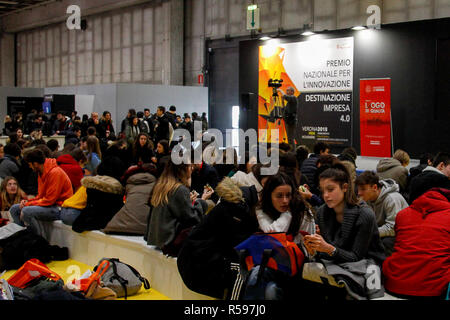 Foto LaPresse/Casentini 30/11/2018 Verona (Italia) Attualit&#xe0; - Italiano Job&amp;Orienta 28&#xb0; mostra convegno nazionale orientamento, scuola, formazione e lavoro - Fiera di Verona Nella foto: stand Job&amp;Orienta Foto LaPresse/Casentini Novembre 30, 2018 Verona (Italia) - Attualità - la diplomazia Job&amp;Orienta 28&#xb0; esposizione nazionale di orientamento della conferenza, scuola, formazione e lavoro - Fiera di Verona nel pic: Job&amp;Orienta stand Foto Stock