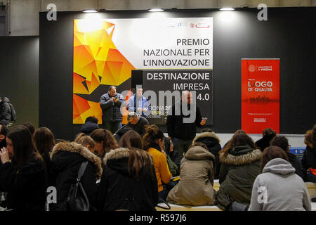 Foto LaPresse/Casentini 30/11/2018 Verona (Italia) Attualit&#xe0; - Italiano Job&amp;Orienta 28&#xb0; mostra convegno nazionale orientamento, scuola, formazione e lavoro - Fiera di Verona Nella foto: stand Job&amp;Orienta Foto LaPresse/Casentini Novembre 30, 2018 Verona (Italia) - Attualità - la diplomazia Job&amp;Orienta 28&#xb0; esposizione nazionale di orientamento della conferenza, scuola, formazione e lavoro - Fiera di Verona nel pic: Job&amp;Orienta stand Foto Stock