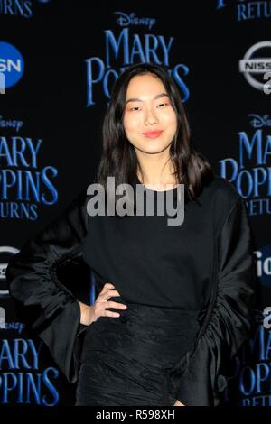 Madison Hu presso gli arrivi per Mary Poppins ritorna Premiere, Dolby Theatre, Los Angeles, CA Novembre 29, 2018. Foto di: Priscilla concedere/Everett Collection Foto Stock