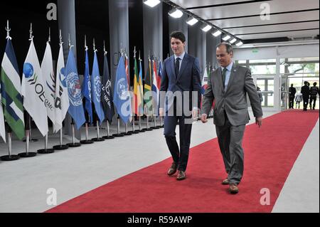 Buenos Aires, Argentina. 30 Novembre, 2018. Il primo ministro canadese Justin Trudeau, sinistra, arriva per l'inizio del Vertice del G20 incontro presso la costa centro Salguero Novembre 30, 2018 a Buenos Aires, Argentina. Credito: Planetpix/Alamy Live News Foto Stock