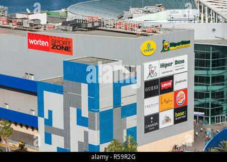 Immagine aerea Centro Commerciale El Muelle a Las Palmas de Gran Canaria Foto Stock