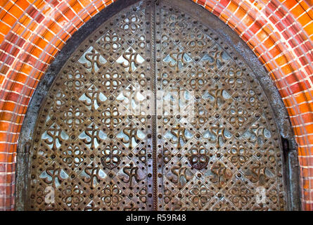 Ingresso della Chiesa di Sant'Anna a Vilnius, Lituania Foto Stock