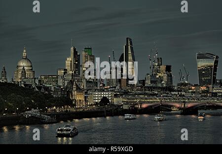 Londra di notte Foto Stock