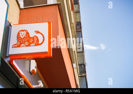 Settembre 13, 2017 a Bucarest in Romania - Banca ING Logo sopra un ramo ingresso Foto Stock