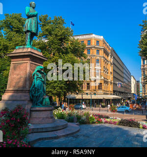 Statua di Johan Ludvig Runeberg, Esplanade Park, Helsinki, Finlandia, Europa Foto Stock