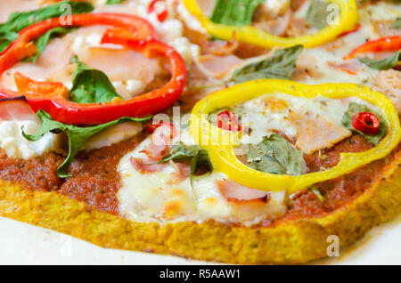 Pizza di cavolfiore Foto Stock