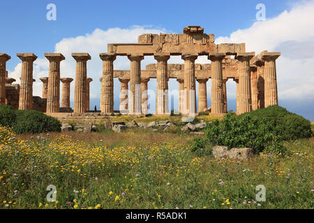 Tempio e il sito archeologico di Selinunte, Sicilia, Italia Foto Stock