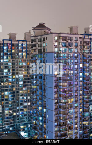 Edifici di appartamenti nel centro di Shanghai, Shanghai, Cina Foto Stock