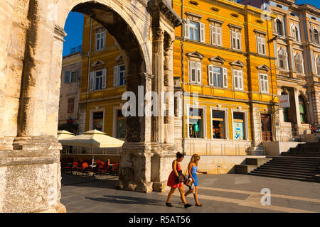 Croazia, Istria, Pola, Arco Trionfale di Sergio (Slavoluk Sergijevaca) Foto Stock