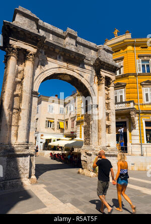 Croazia, Istria, Pola, Arco Trionfale di Sergio (Slavoluk Sergijevaca) Foto Stock