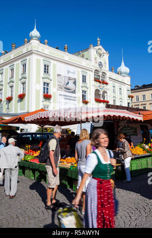 Mercato in piazza centrale, Gmunden, Salzkammergut, Austria superiore, Austria Foto Stock