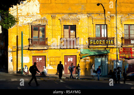 Colonial facciata architettonica, Plaza Pedro Murillo, La Paz, Bolivia. Foto Stock