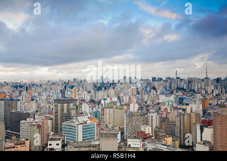 Il Brasile, Sao Paulo, Sao Paulo, vista del centro città da Palazzo Italia - Edificio Italia Foto Stock